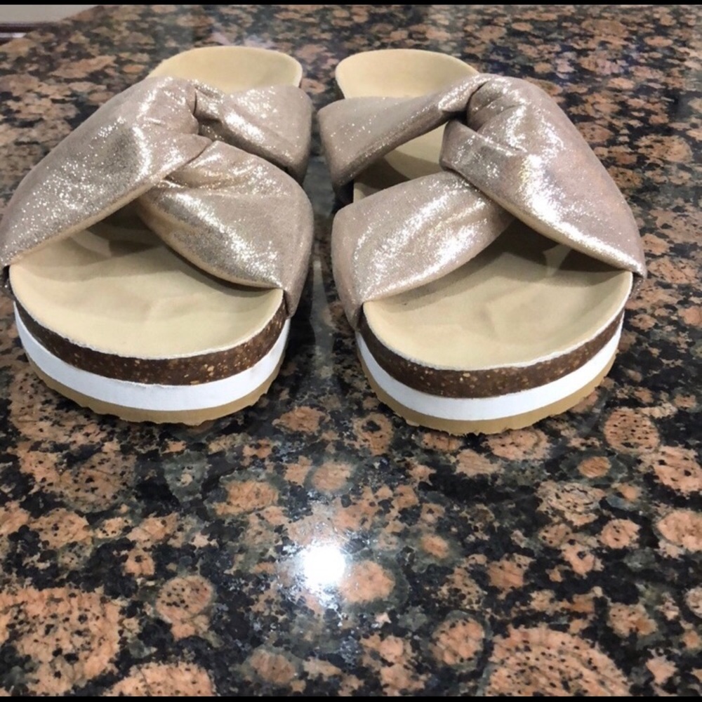 American Eagle Sandals - Picture 2 of 3